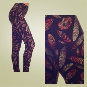 NEW!!! Feather Leggings SUPER SOFT